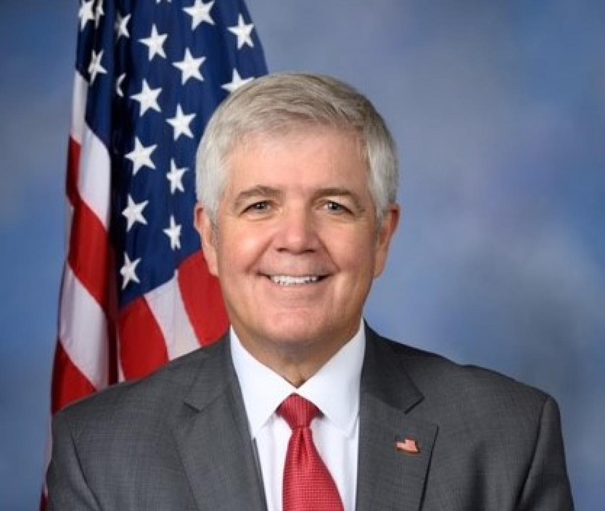 Official Portrait of Congressman Cliff Bentz - 117th Congress